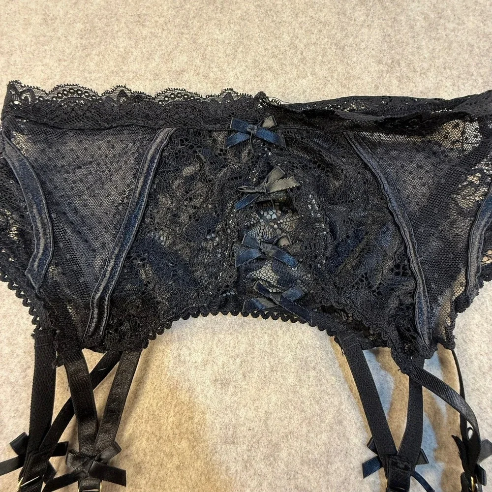 Yandy Collection Black Lace Garter‎ Belt and Thong Set Style 9669Y Small Large